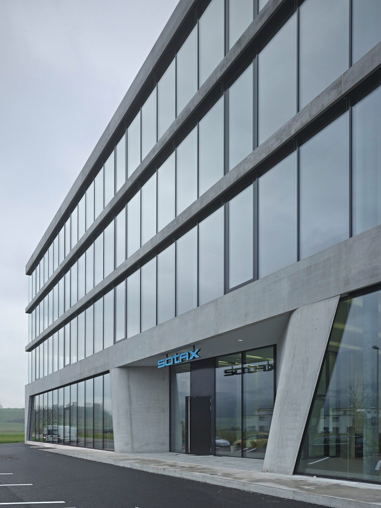 Büro und Gewerbebau Aesch